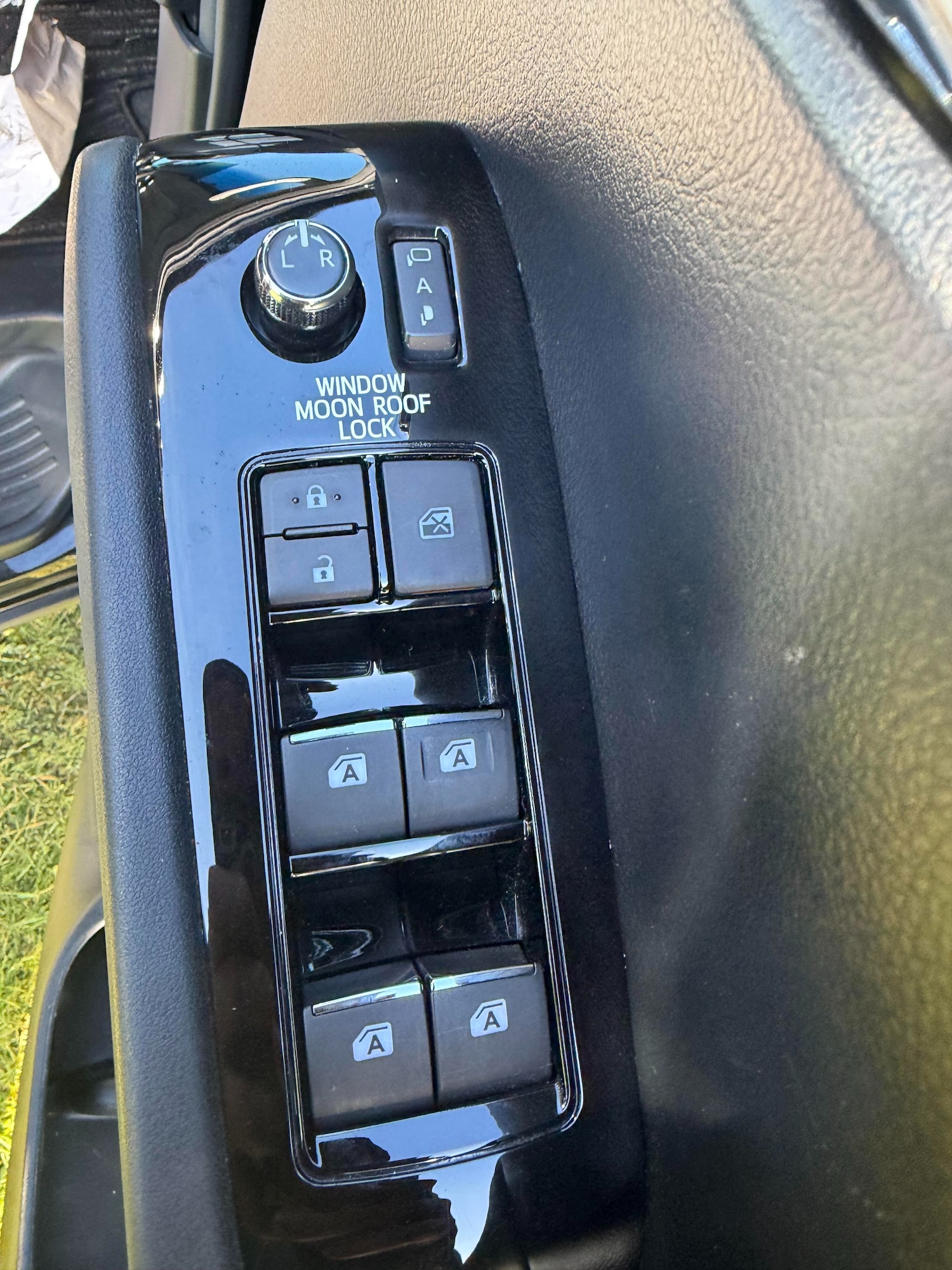 Used Toyota Vellfire 2015 for sale - 77556087: Photo 20