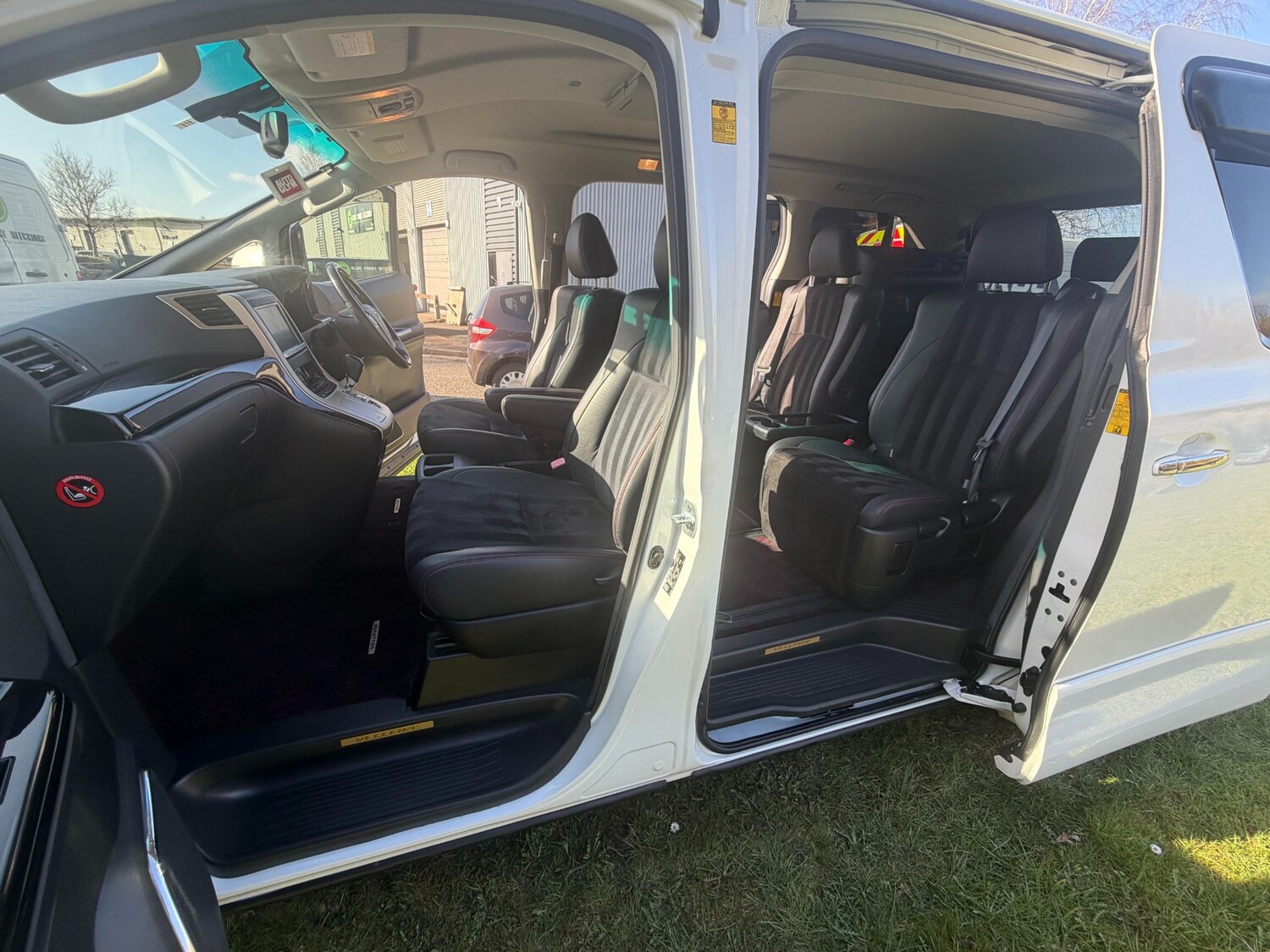 Used Toyota Vellfire 2012 for sale - 78014383: Photo 11