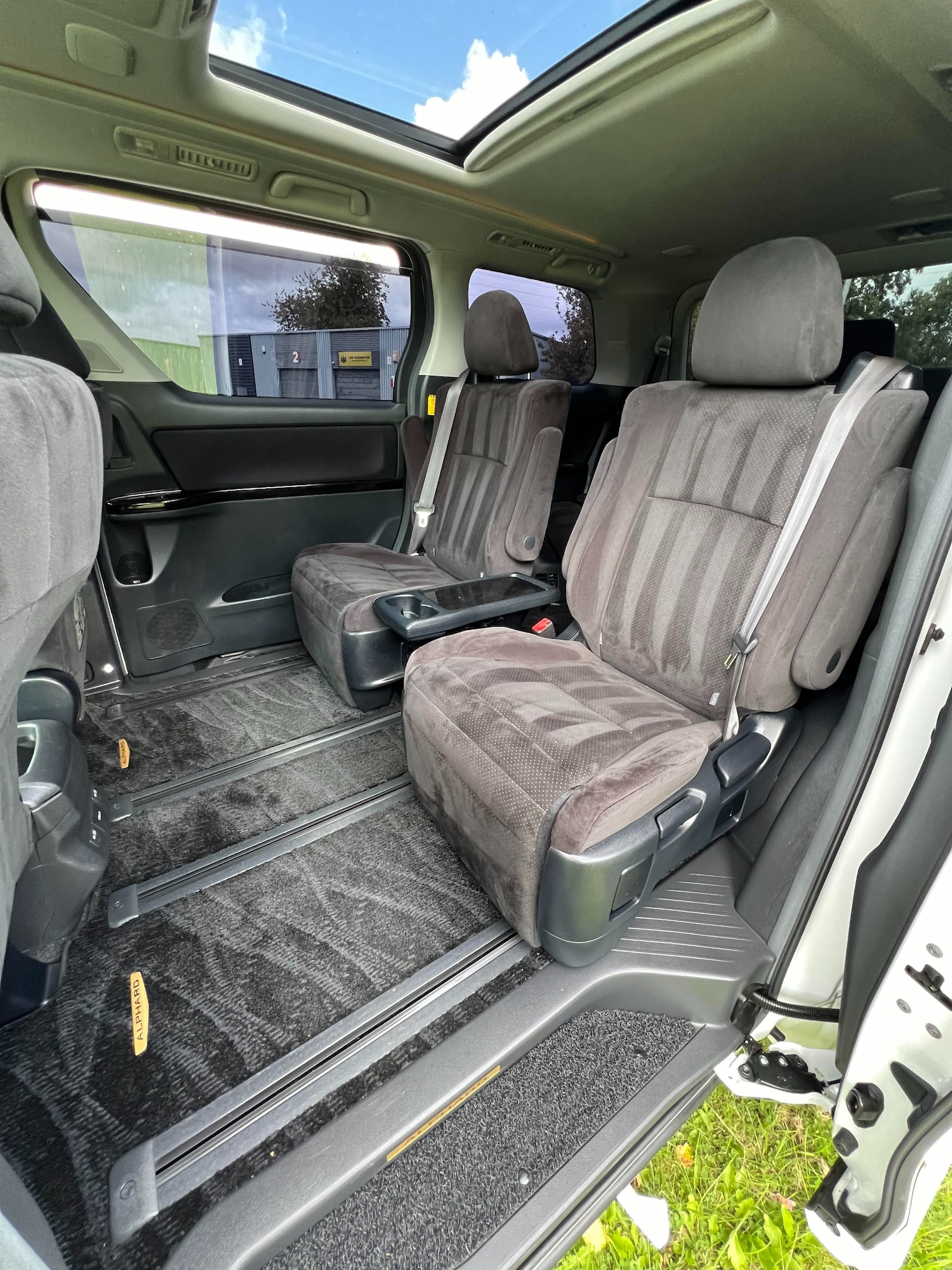 Used Toyota Alphard 2010 for sale - 76101044: Photo 12