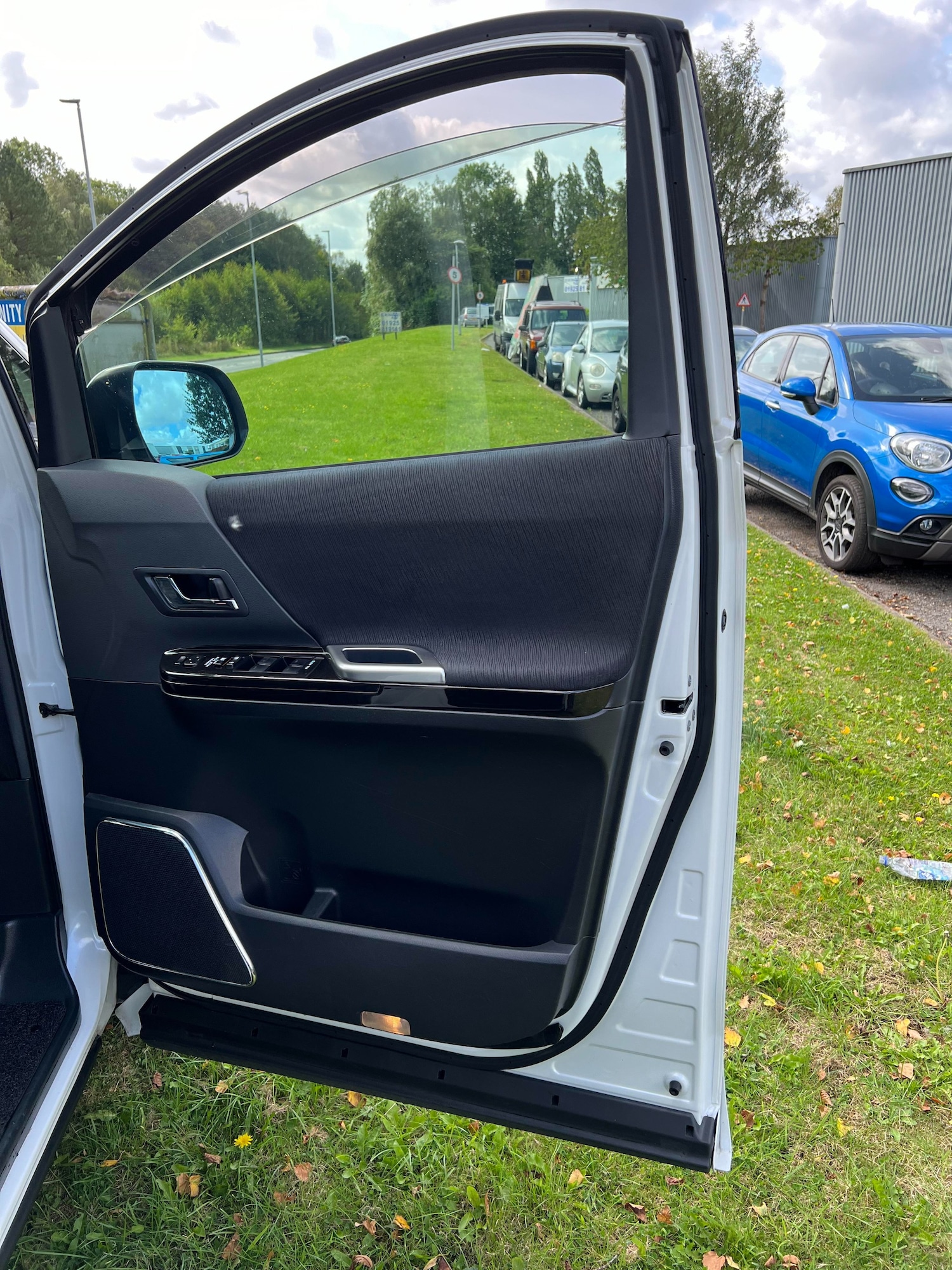 Used Toyota Alphard 2010 for sale - 76101044: Photo 19