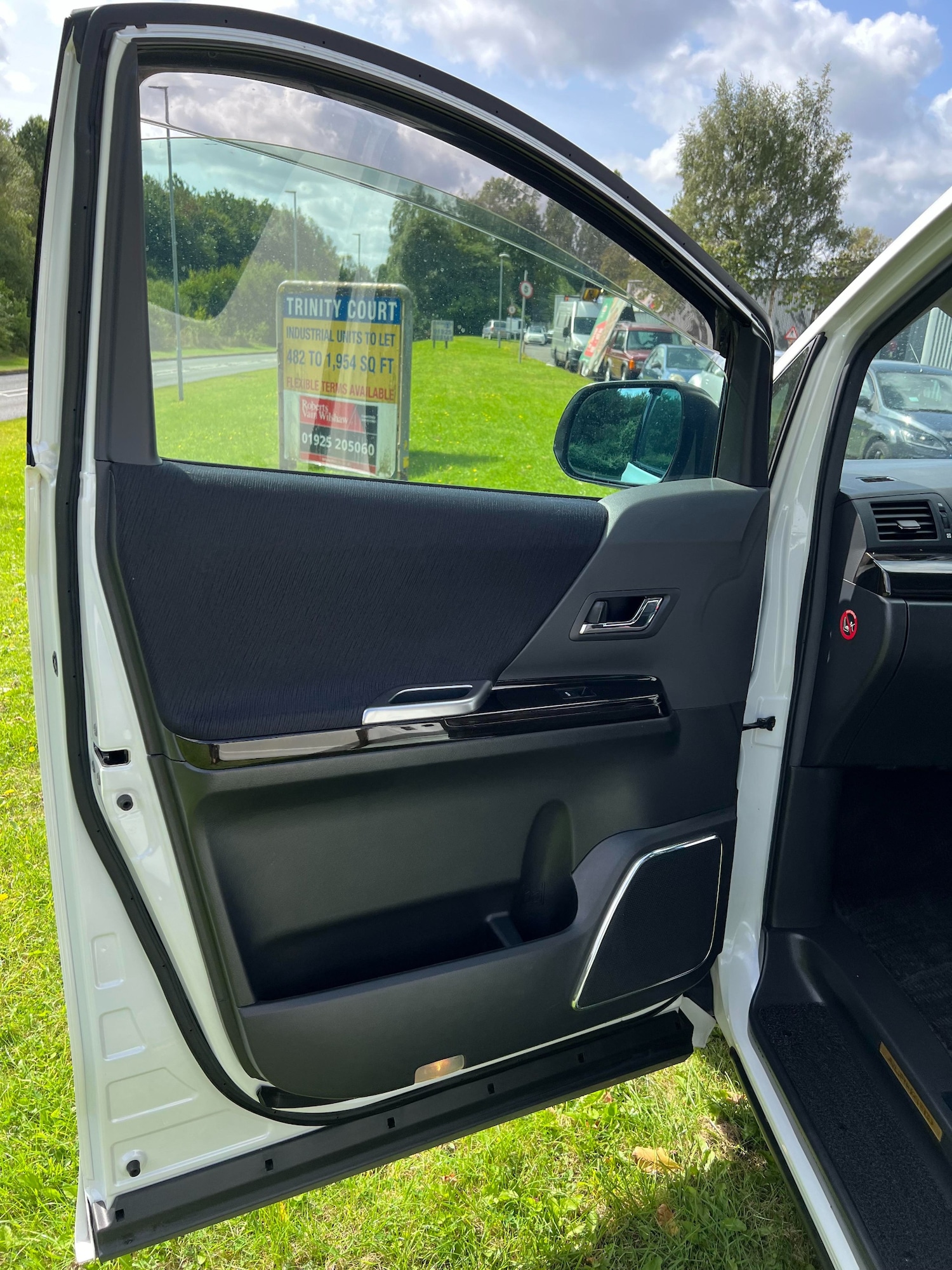 Used Toyota Alphard 2010 for sale - 76101044: Photo 20