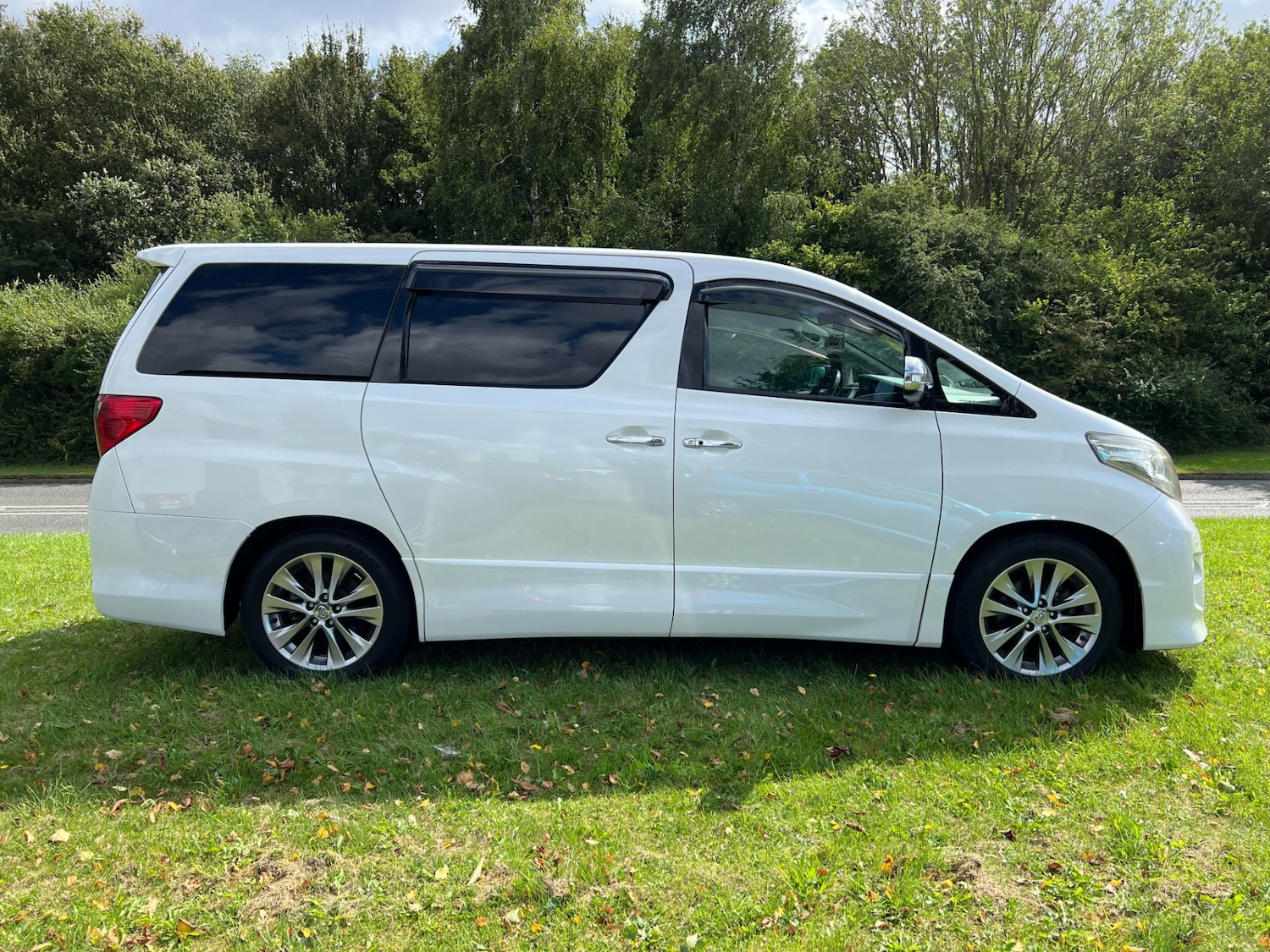 Used Toyota Alphard 2010 for sale - 76101044: Photo 38