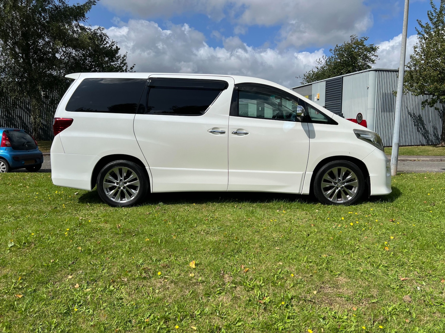 Used Toyota Alphard 2010 for sale - 76101044: Photo 5