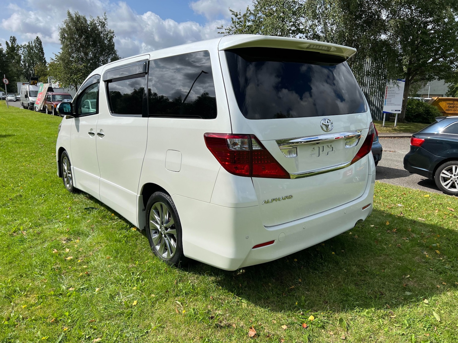 Used Toyota Alphard 2010 for sale - 76101044: Photo 6