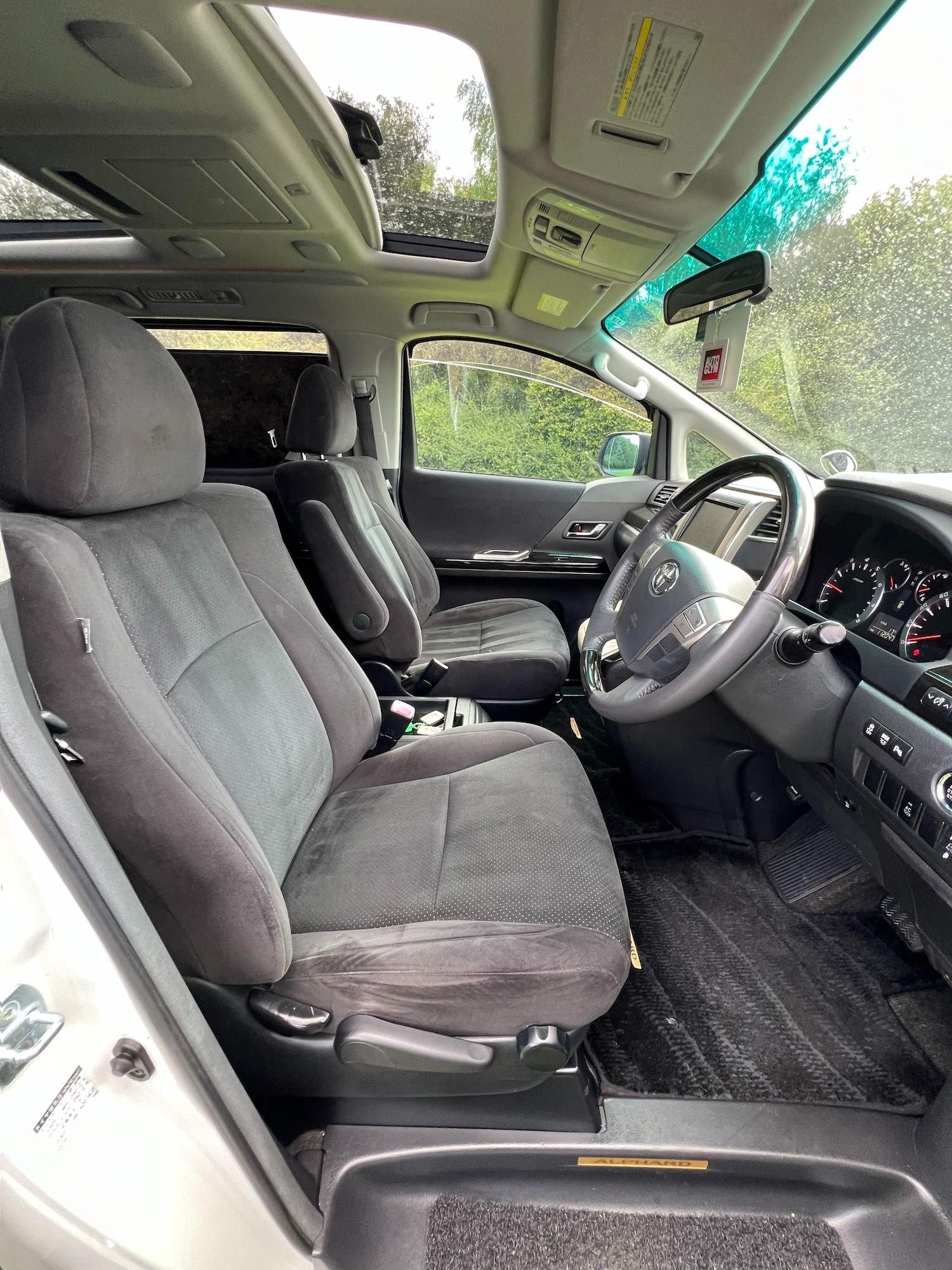 Used Toyota Alphard 2010 for sale - 76101044: Photo 9