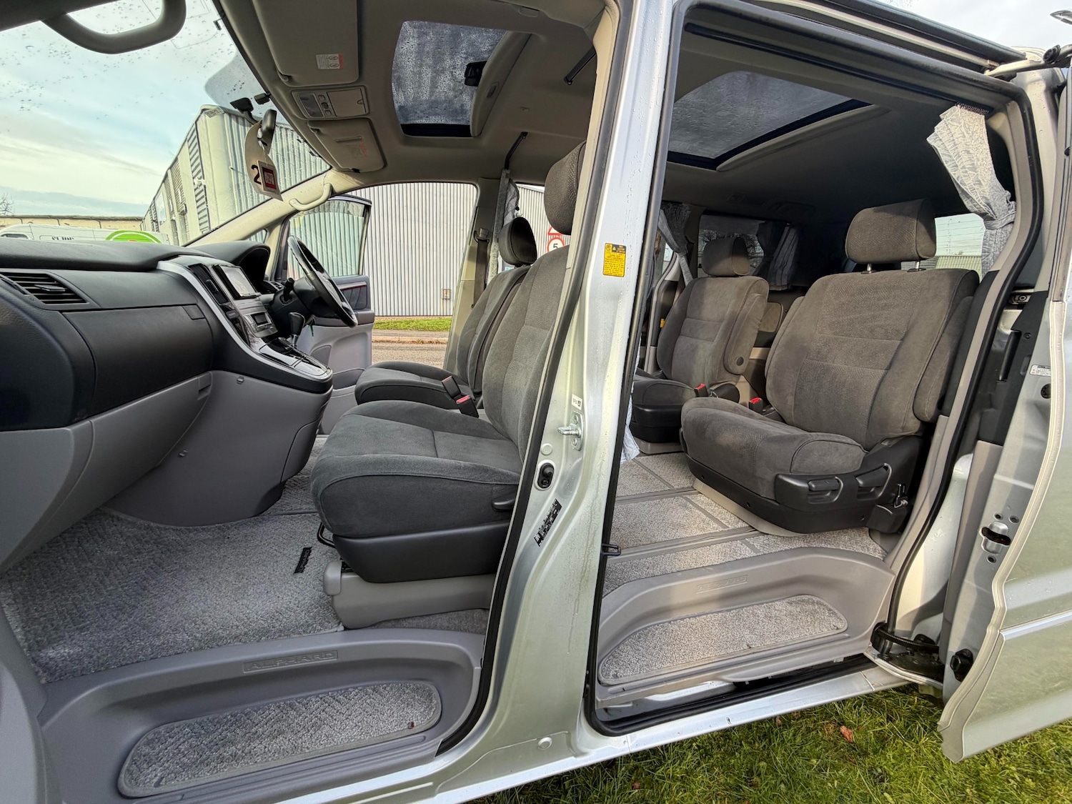 Used Toyota Alphard 2006 for sale - 76706317: Photo 10