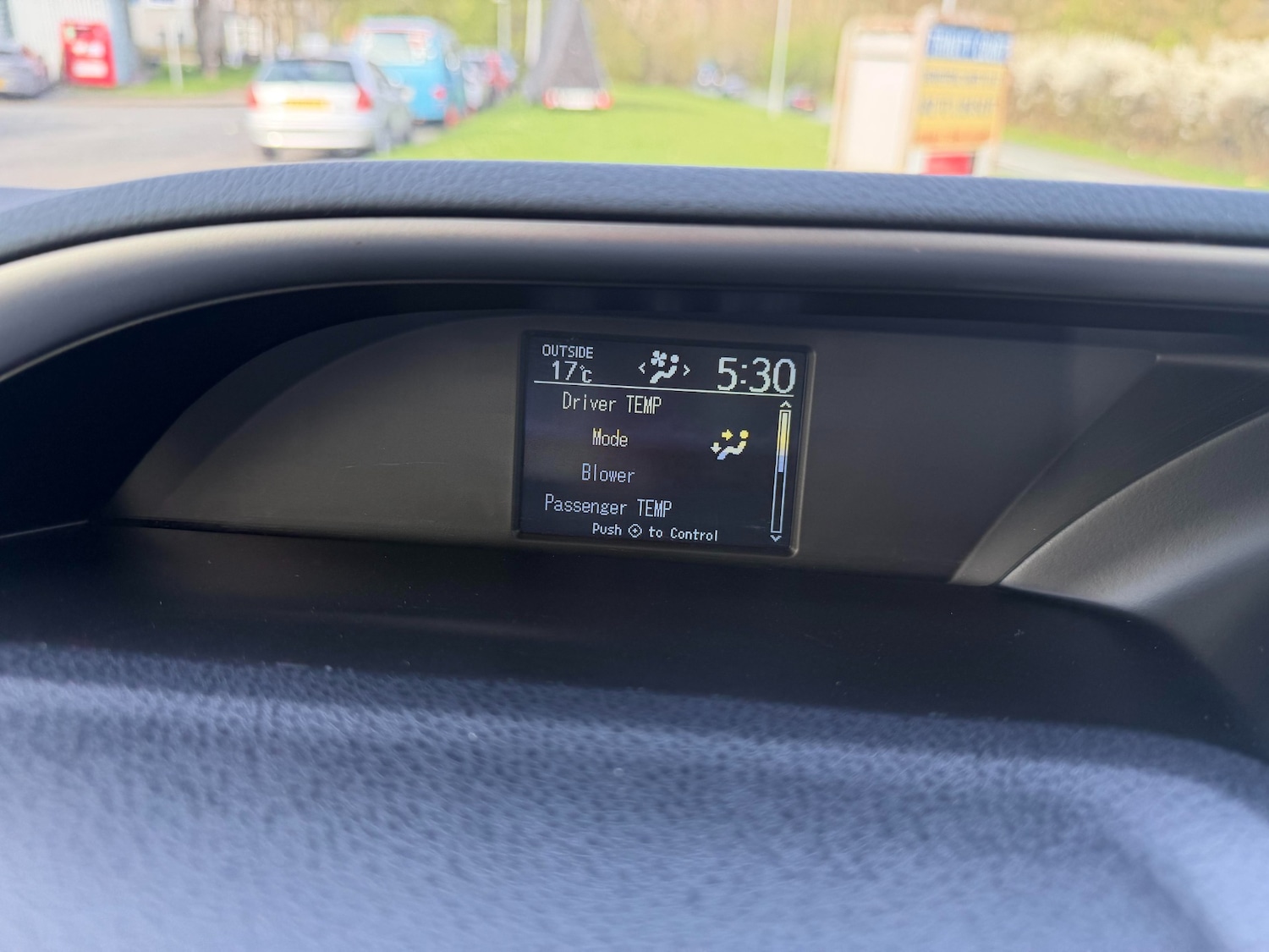 Used Toyota Voxy 2015 for sale - 78014612: Photo 12