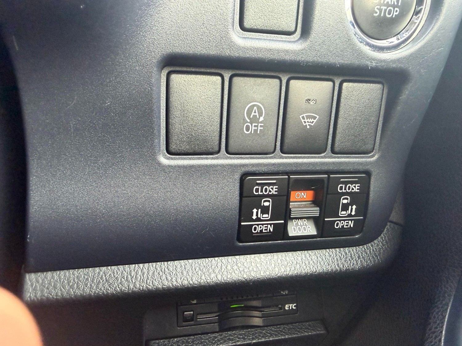 Used Toyota Voxy 2015 for sale - 78014612: Photo 13