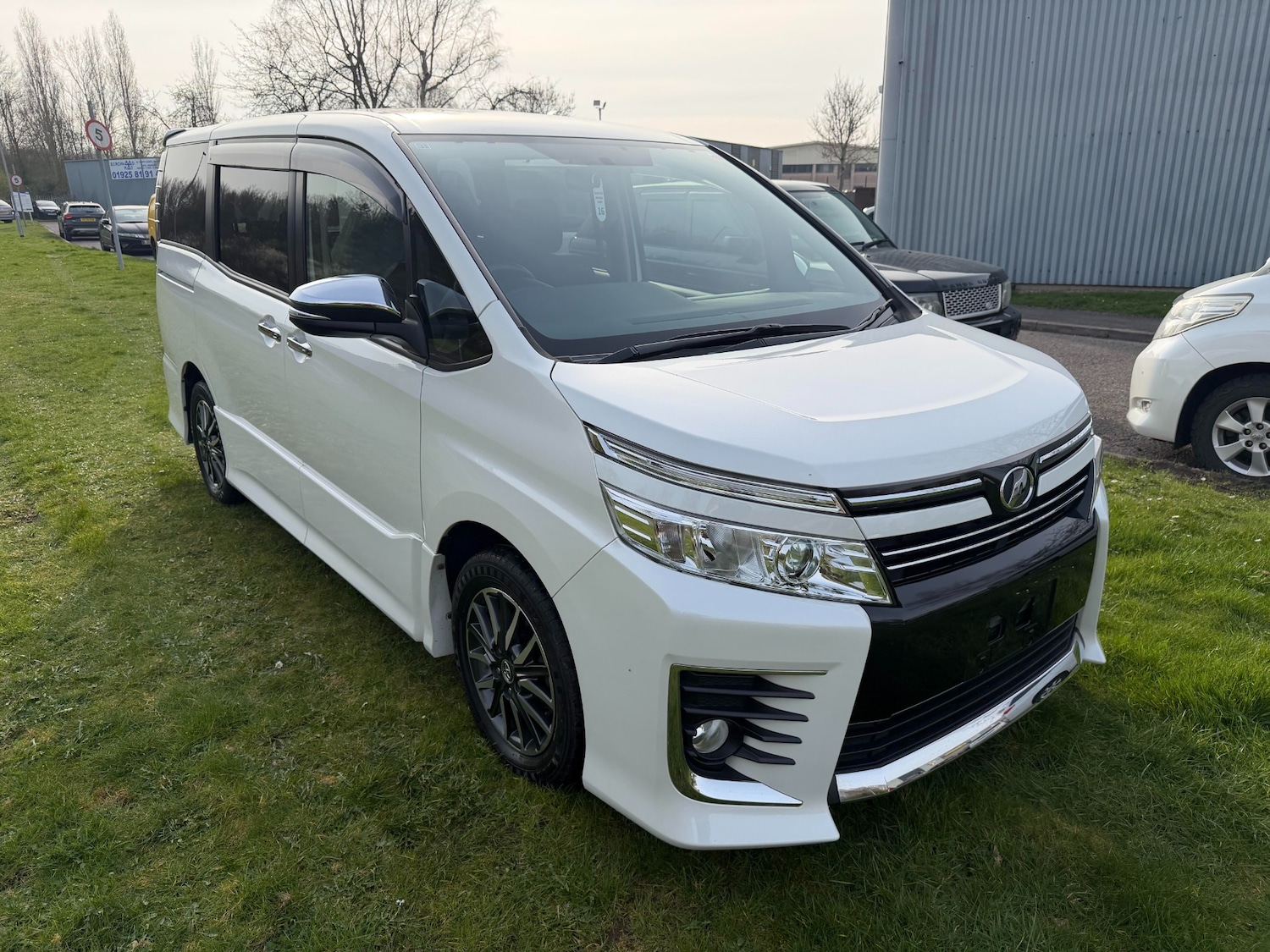 Used Toyota Voxy 2015 for sale - 78014612: Photo 38