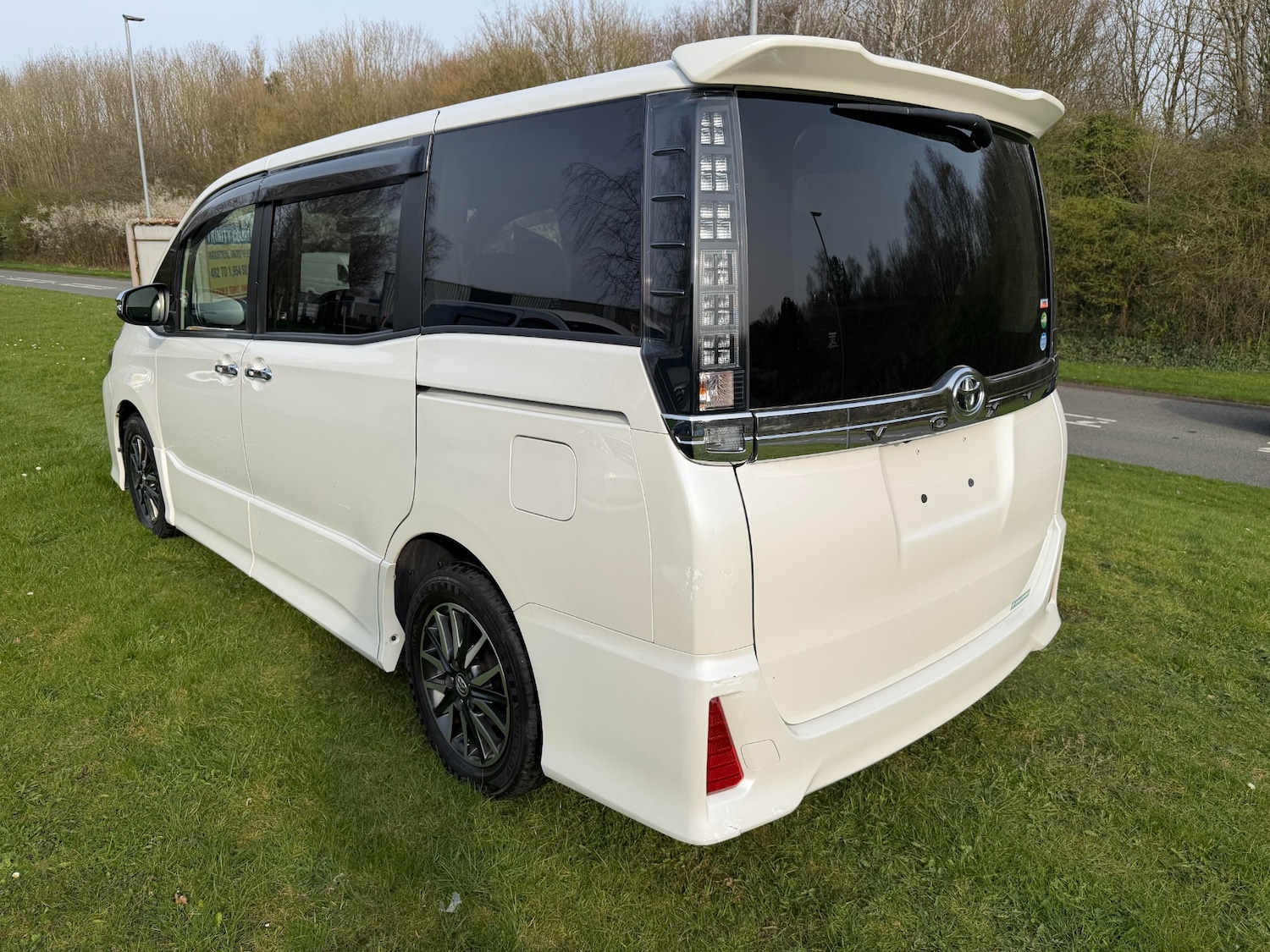 Used Toyota Voxy 2015 for sale - 78014612: Photo 6