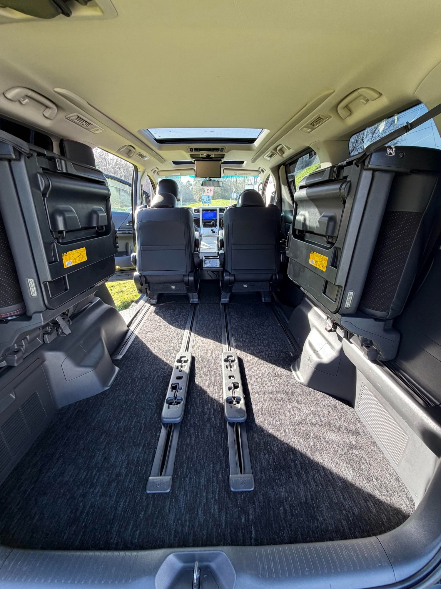 Used Toyota Vellfire 2013 for sale - 77570745: Photo 16