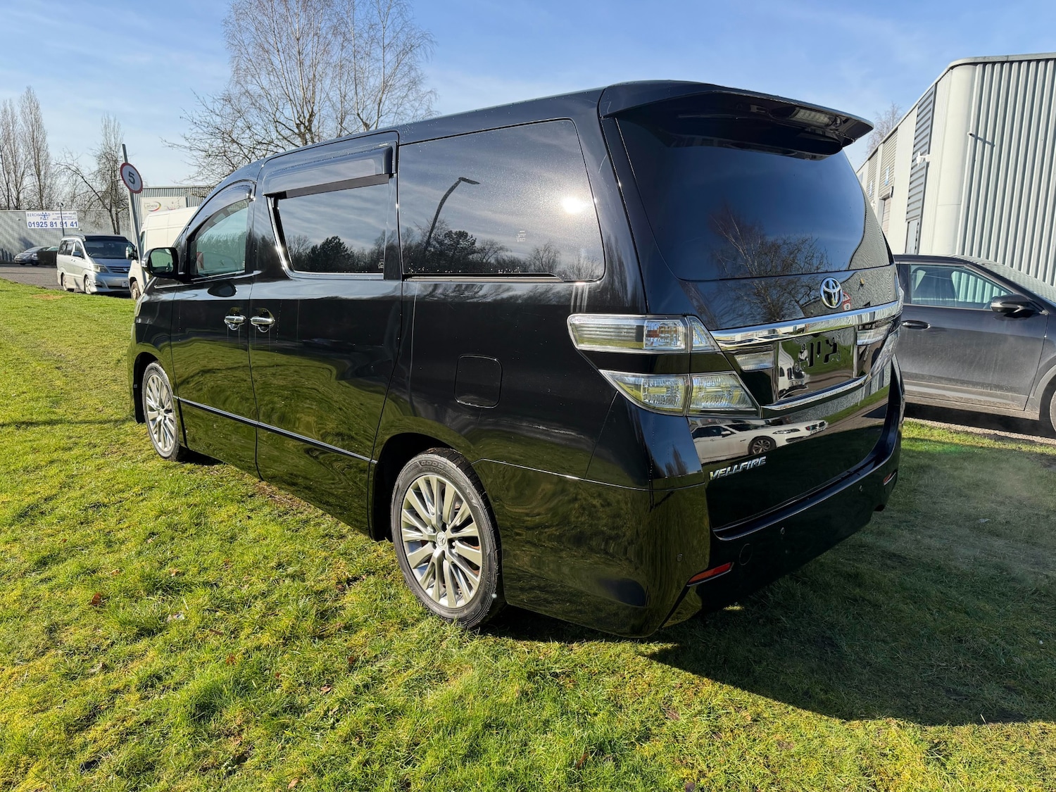 Used Toyota Vellfire 2013 for sale - 77570745: Photo 6