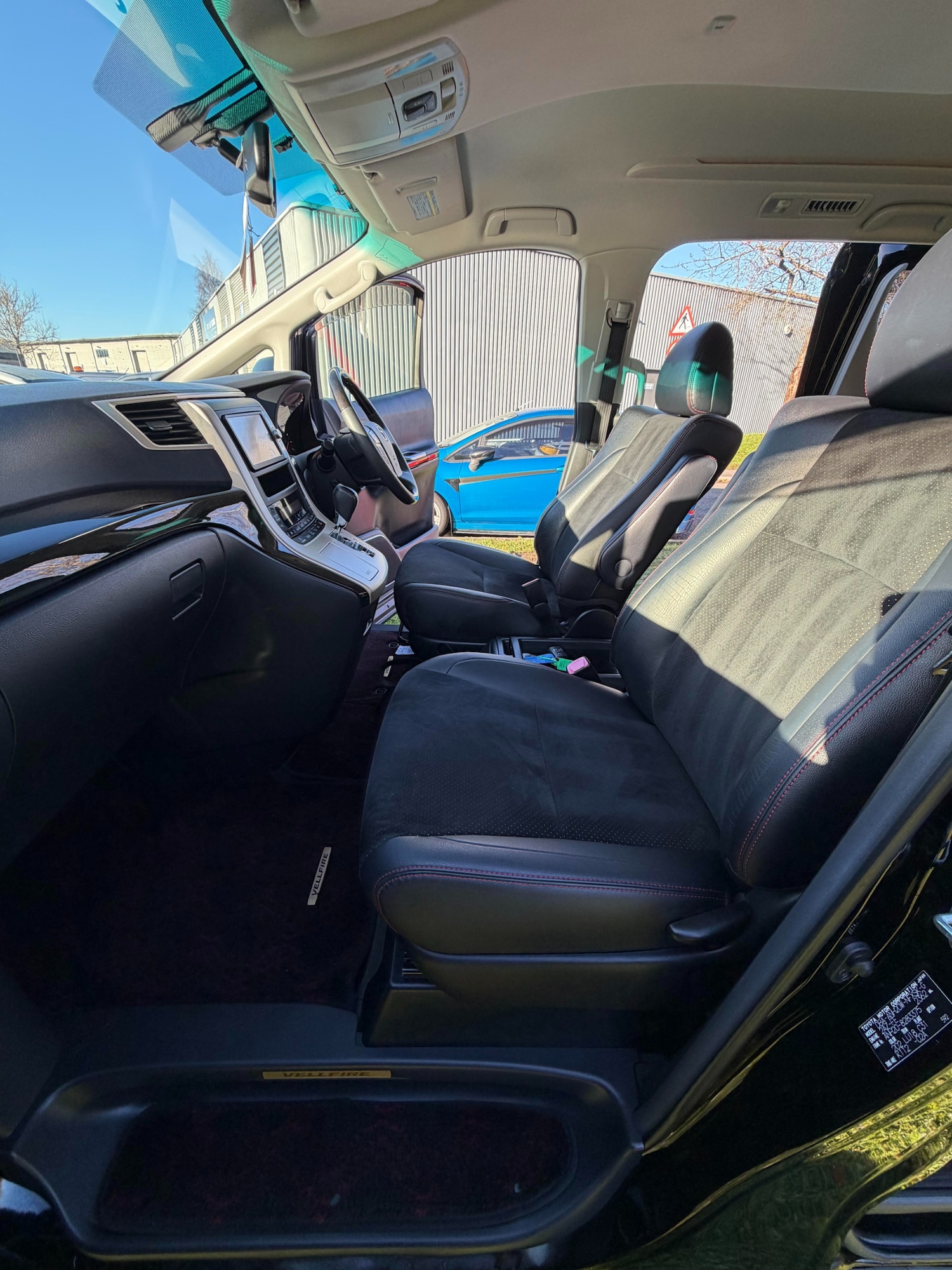 Used Toyota Vellfire 2013 for sale - 76693651: Photo 11