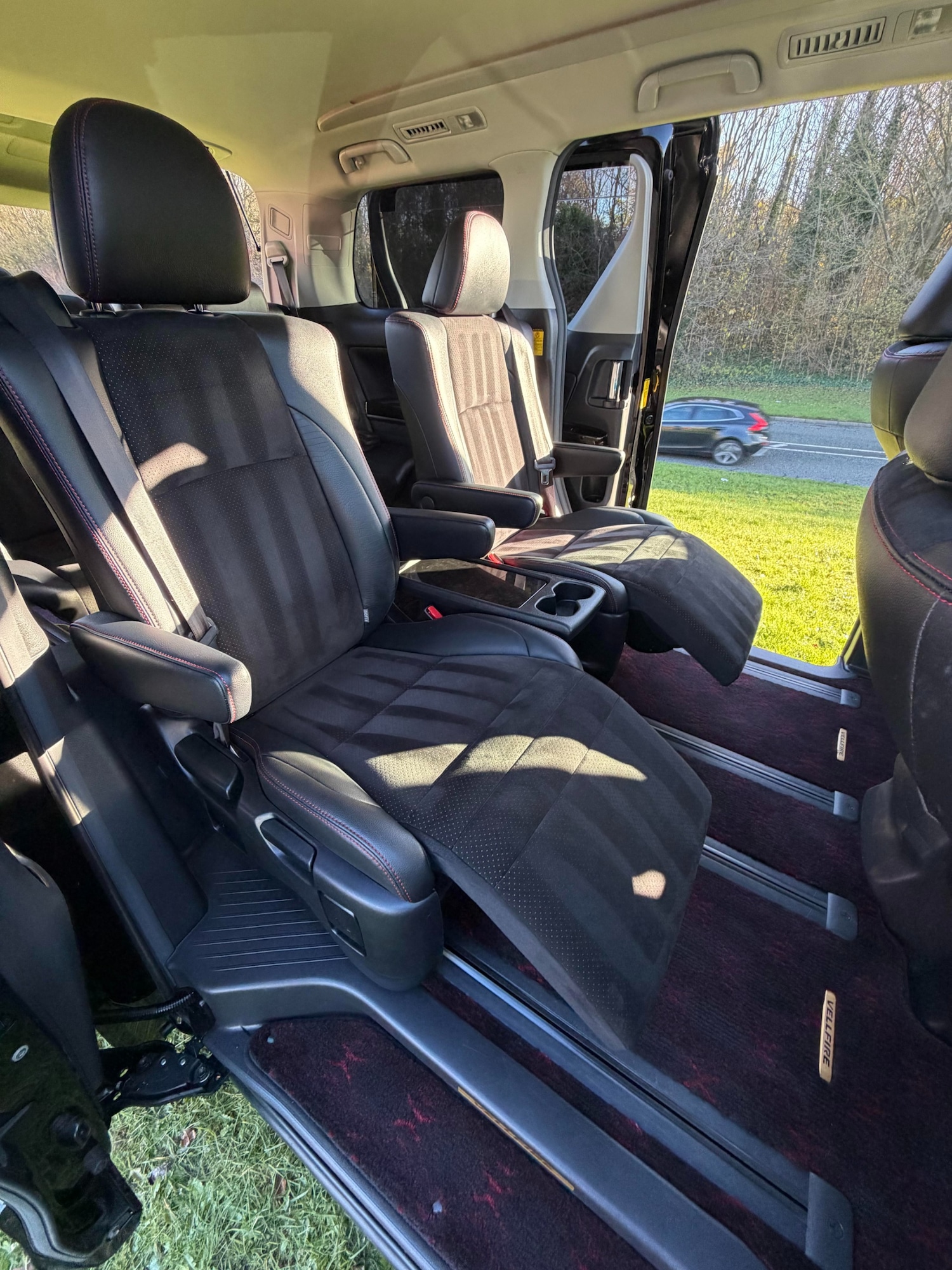 Used Toyota Vellfire 2013 for sale - 76693651: Photo 15