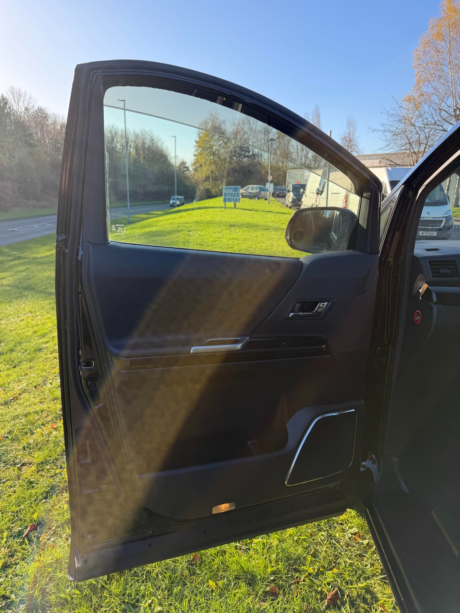 Used Toyota Vellfire 2013 for sale - 76693651: Photo 19