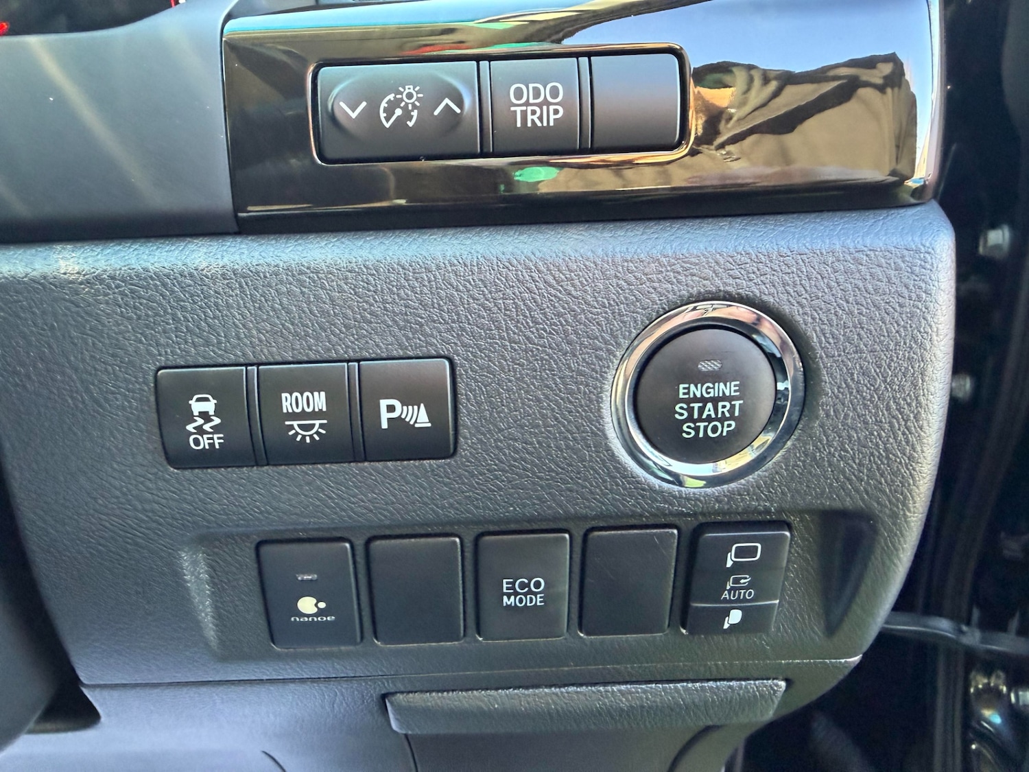 Used Toyota Vellfire 2013 for sale - 76693651: Photo 23