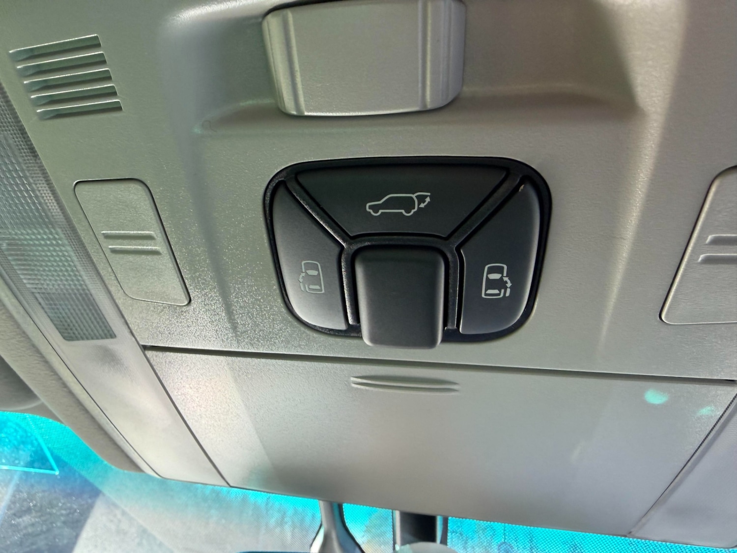 Used Toyota Vellfire 2013 for sale - 76693651: Photo 26