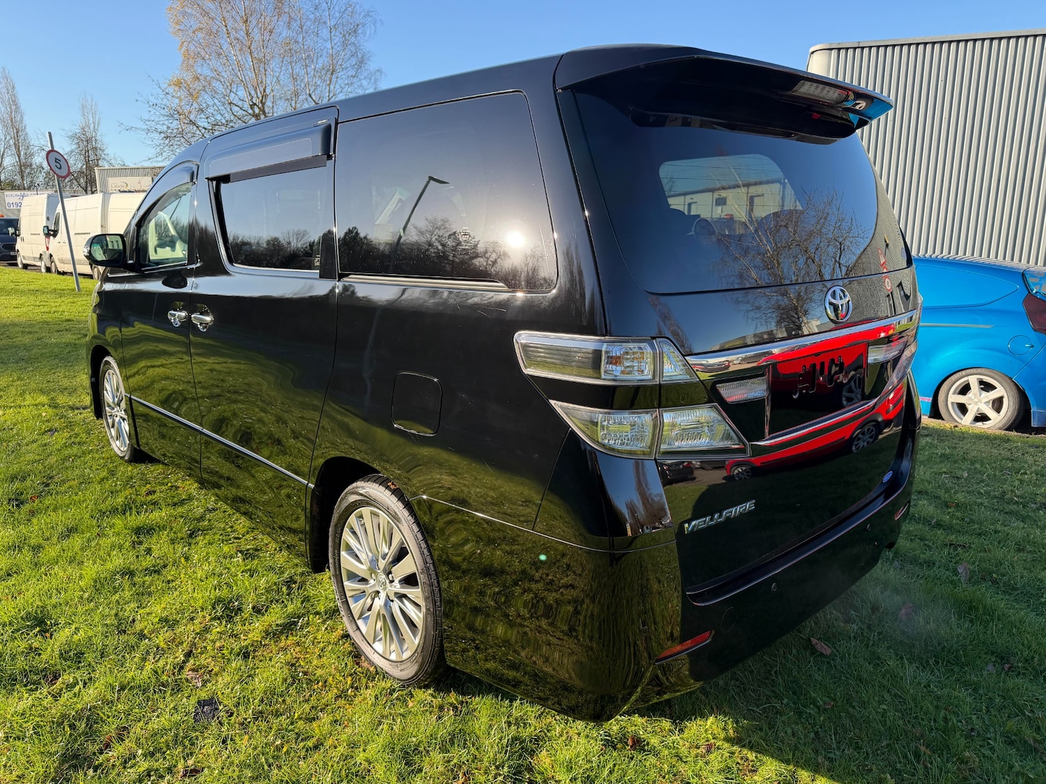 Used Toyota Vellfire 2013 for sale - 76693651: Photo 7