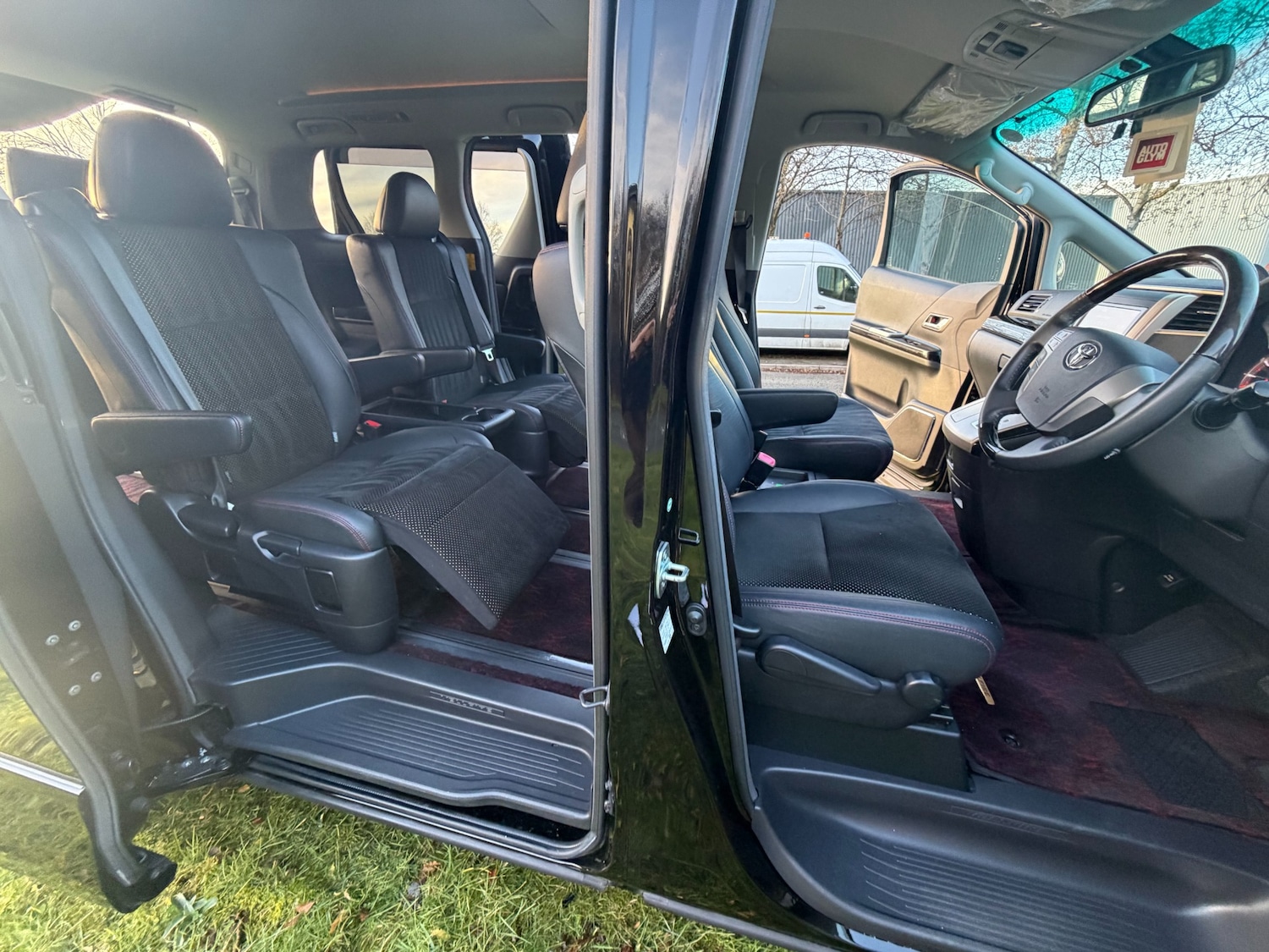 Used Toyota Vellfire 2014 for sale - 76778441: Photo 13