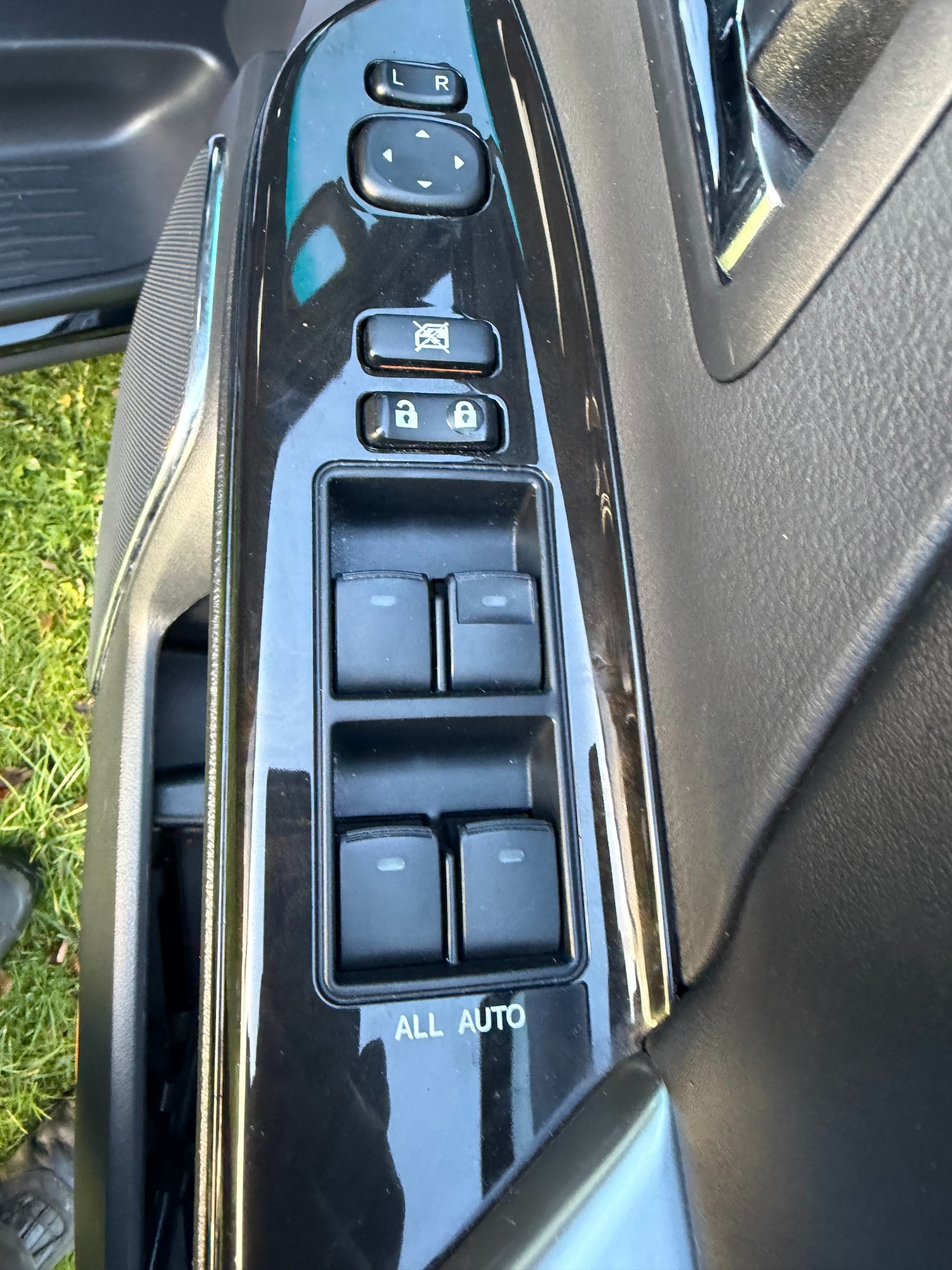 Used Toyota Vellfire 2014 for sale - 76778441: Photo 21