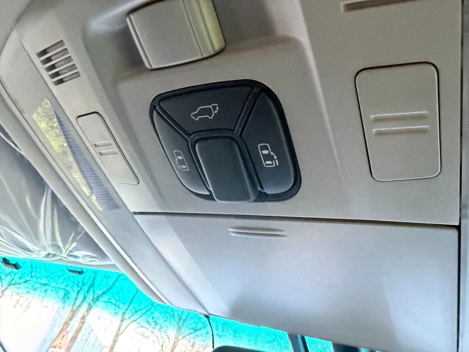 Used Toyota Vellfire 2014 for sale - 76778441: Photo 26