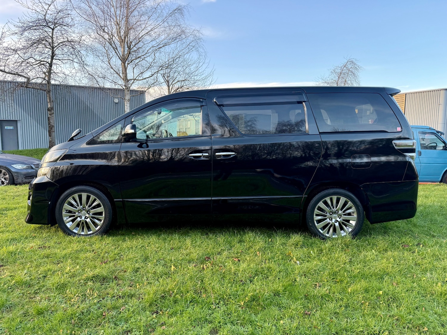 Used Toyota Vellfire 2014 for sale - 76778441: Photo 4