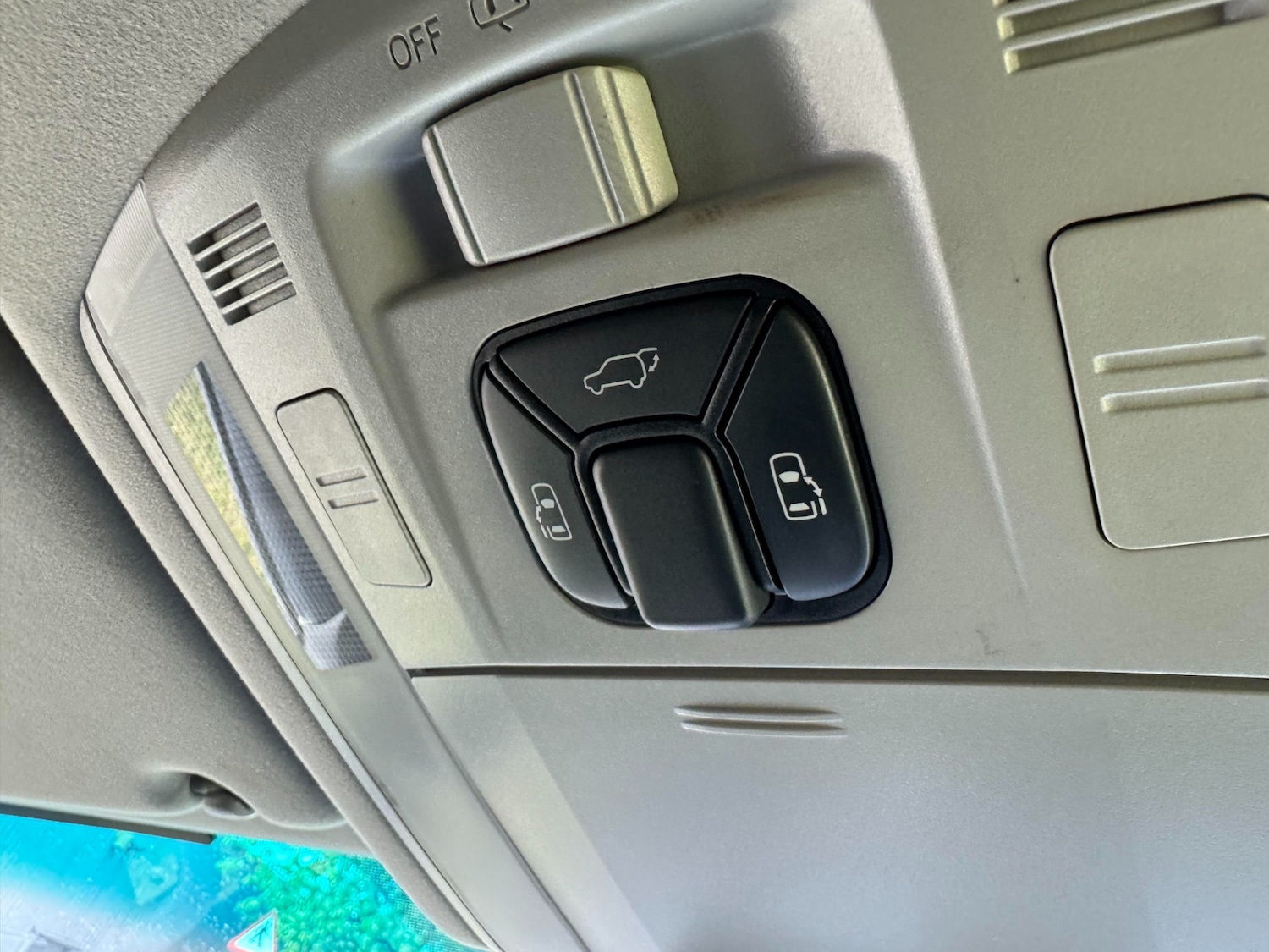 Used Toyota Vellfire 2013 for sale - 75712895: Photo 26