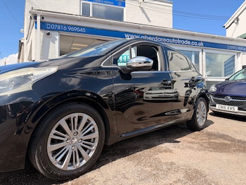 Used Peugeot 208 2015 for sale - 79570486: Photo