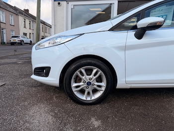 Used Ford Fiesta 2015 for sale - 78210133: Photo