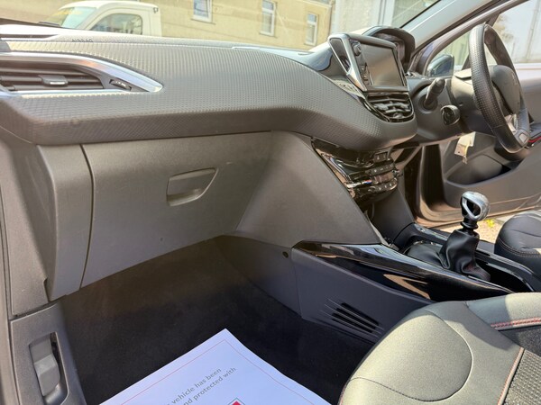 Used Peugeot 2008 2017 for sale - 75332235: Photo 30