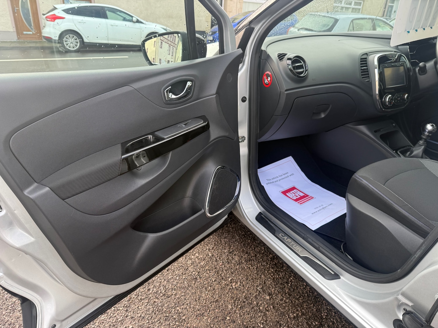 Used Renault Captur 2017 for sale - 77336828: Photo 30