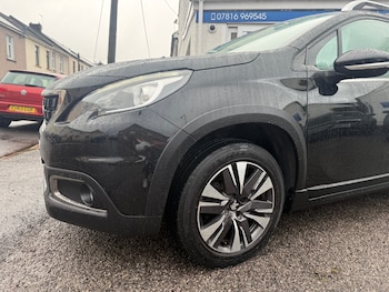 Used Peugeot 2008 2017 for sale - 77448141: Photo