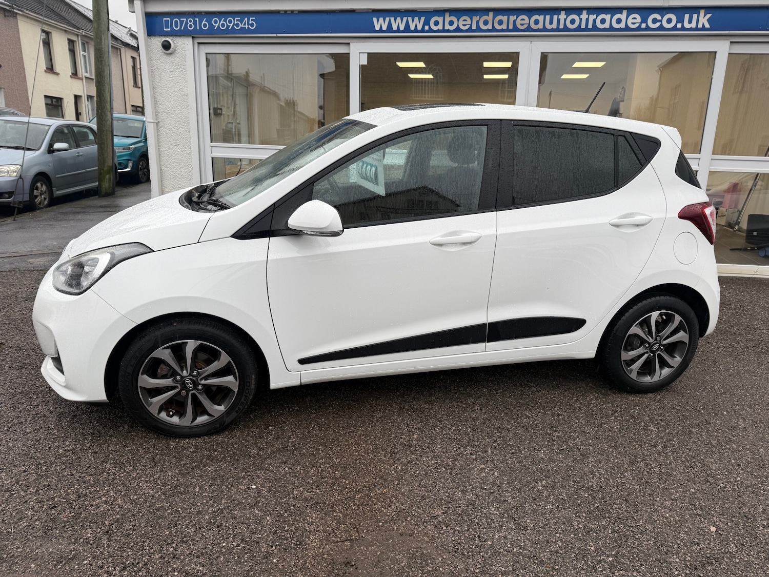 Used Hyundai i10 2017 for sale - 77124337: Photo 4