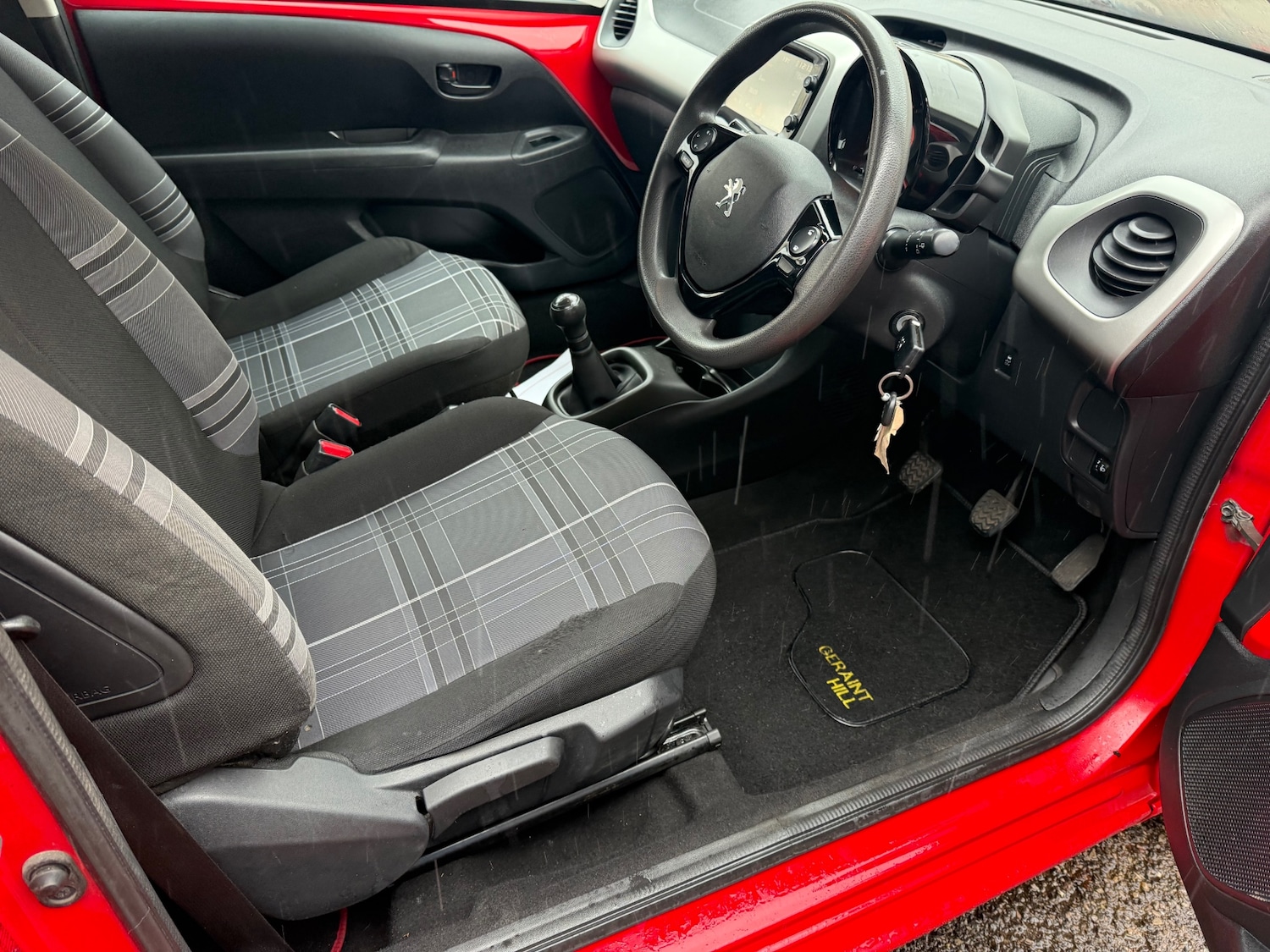 Used Peugeot 108 2017 for sale - 76461624: Photo 13