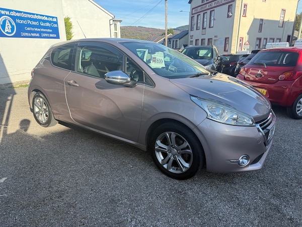 Used Peugeot 208 2014 for sale - 76265335: Photo 10