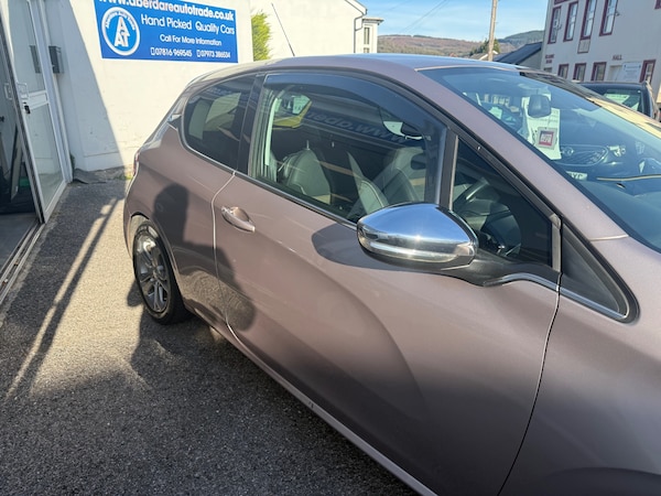 Used Peugeot 208 2014 for sale - 76265335: Photo 11