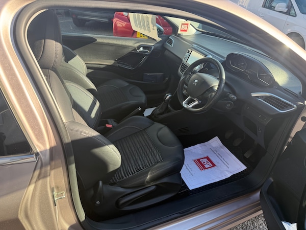 Used Peugeot 208 2014 for sale - 76265335: Photo 12