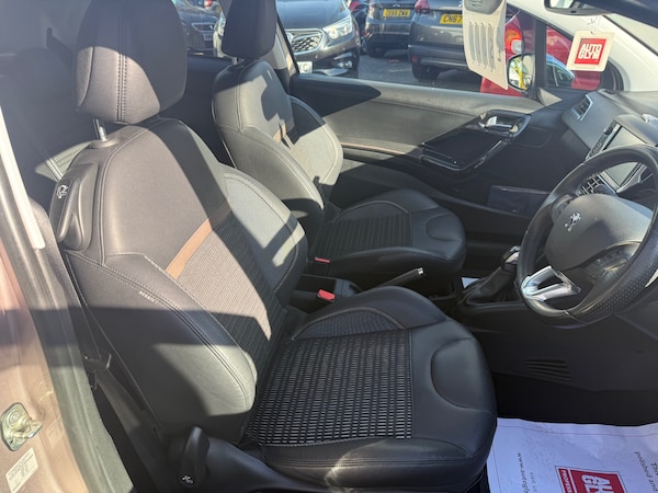 Used Peugeot 208 2014 for sale - 76265335: Photo 13