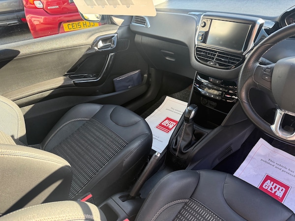 Used Peugeot 208 2014 for sale - 76265335: Photo 15