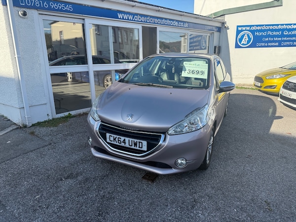 Used Peugeot 208 2014 for sale - 76265335: Photo 1