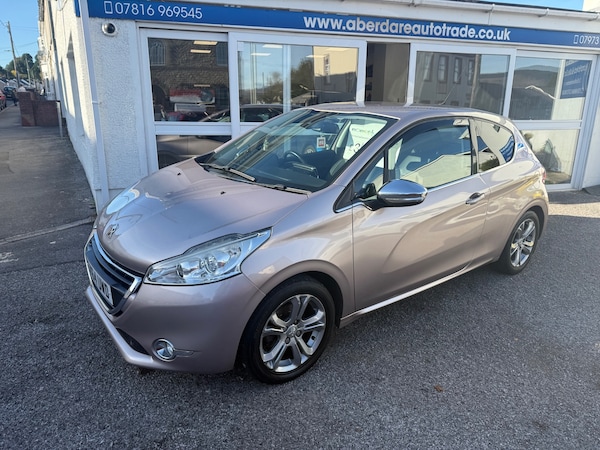 Used Peugeot 208 2014 for sale - 76265335: Photo 3