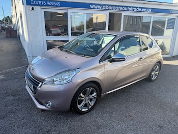 Used Peugeot 208 2014 for sale - 76265335: Photo 3