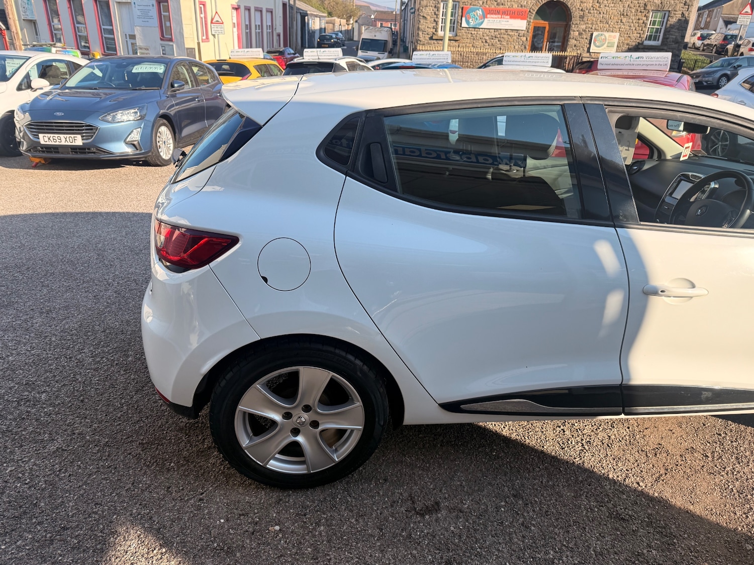 Used Renault Clio 2015 for sale - 77950705: Photo 11