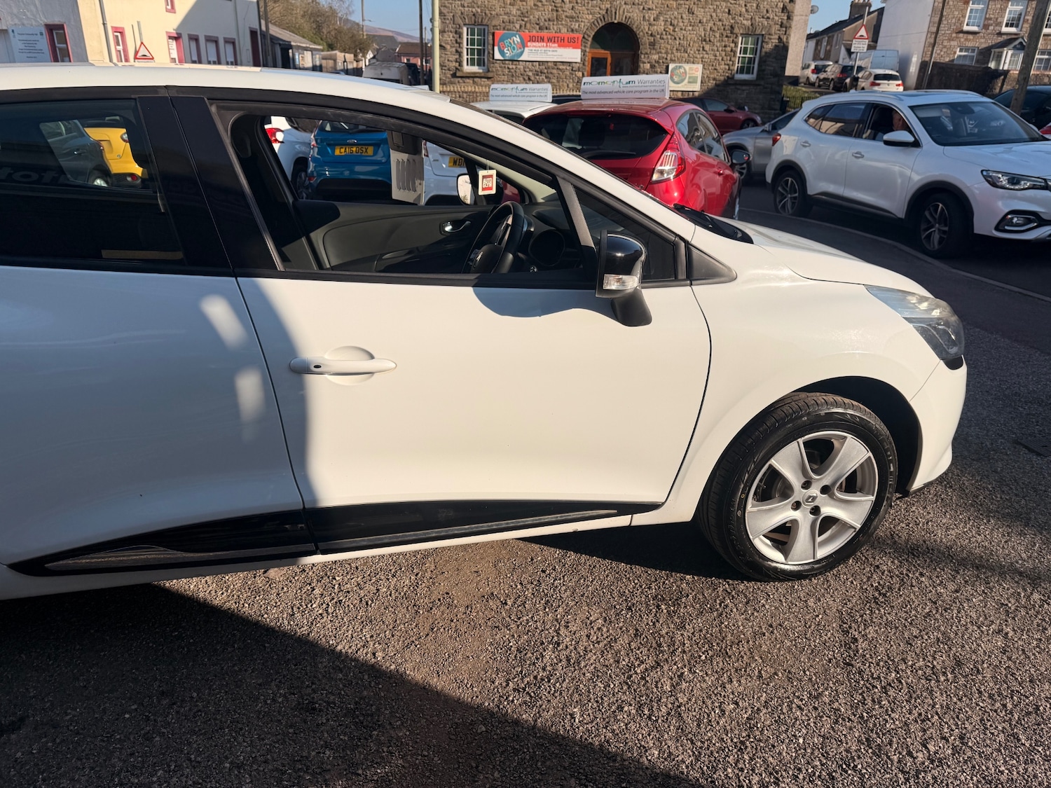 Used Renault Clio 2015 for sale - 77950705: Photo 12