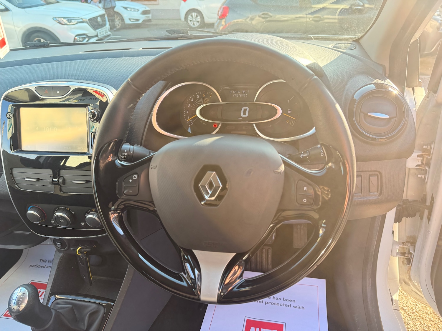 Used Renault Clio 2015 for sale - 77950705: Photo 18