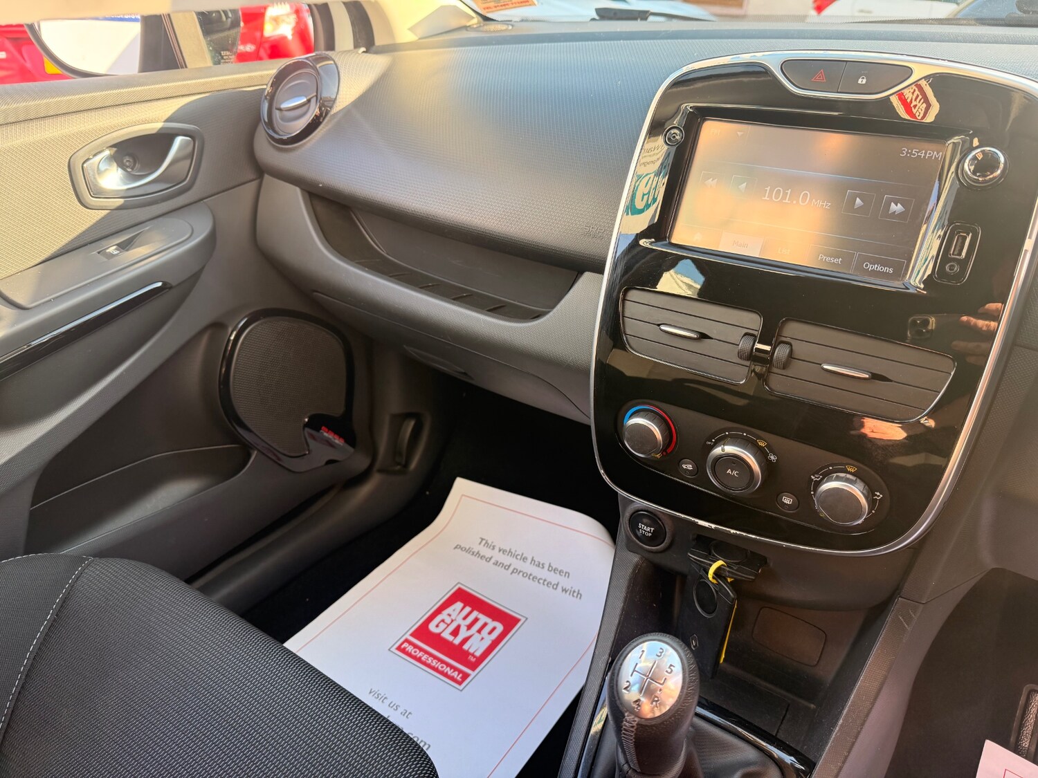 Used Renault Clio 2015 for sale - 77950705: Photo 19