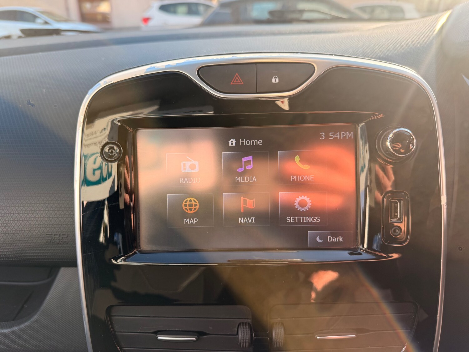 Used Renault Clio 2015 for sale - 77950705: Photo 20