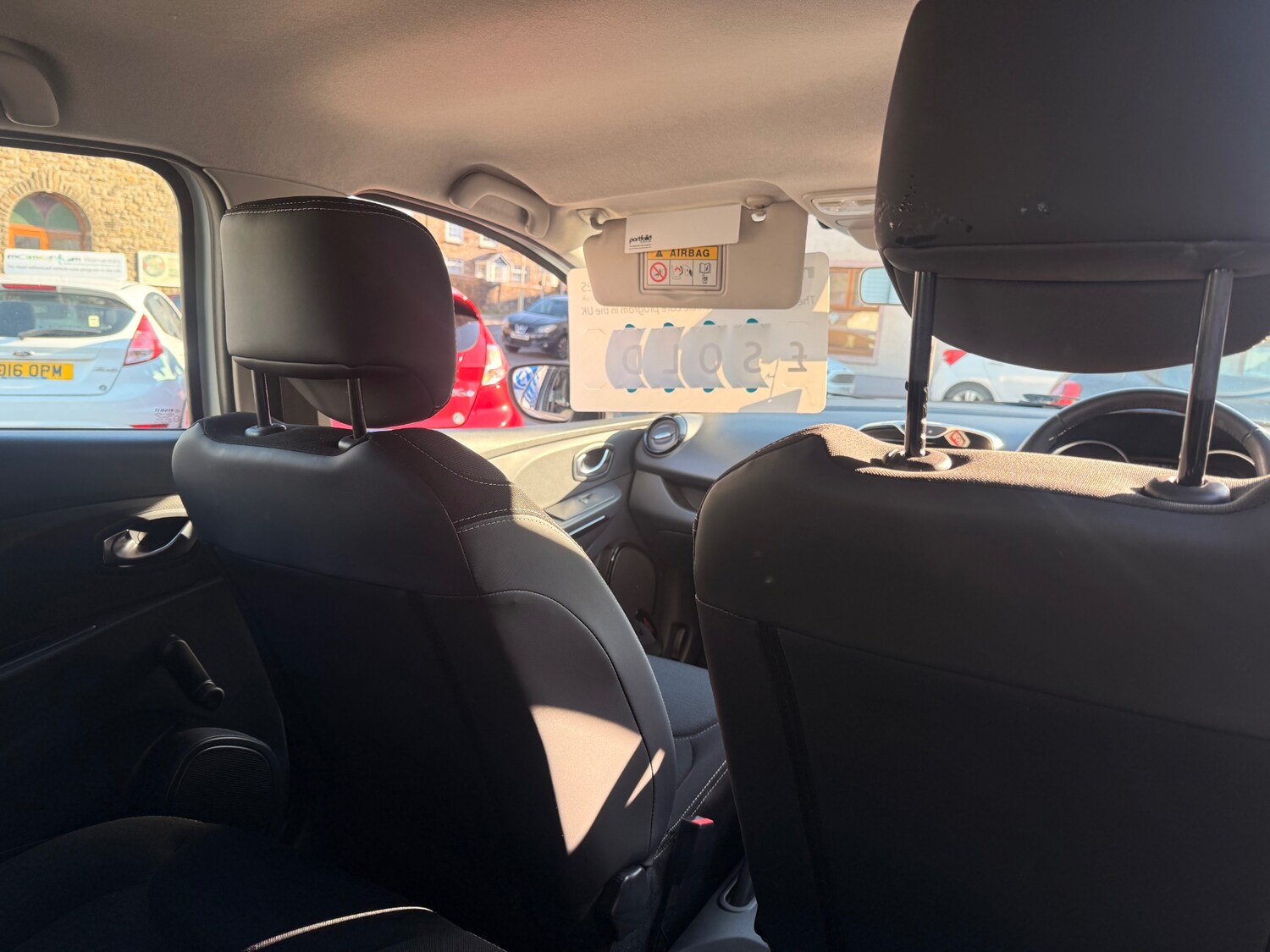 Used Renault Clio 2015 for sale - 77950705: Photo 23