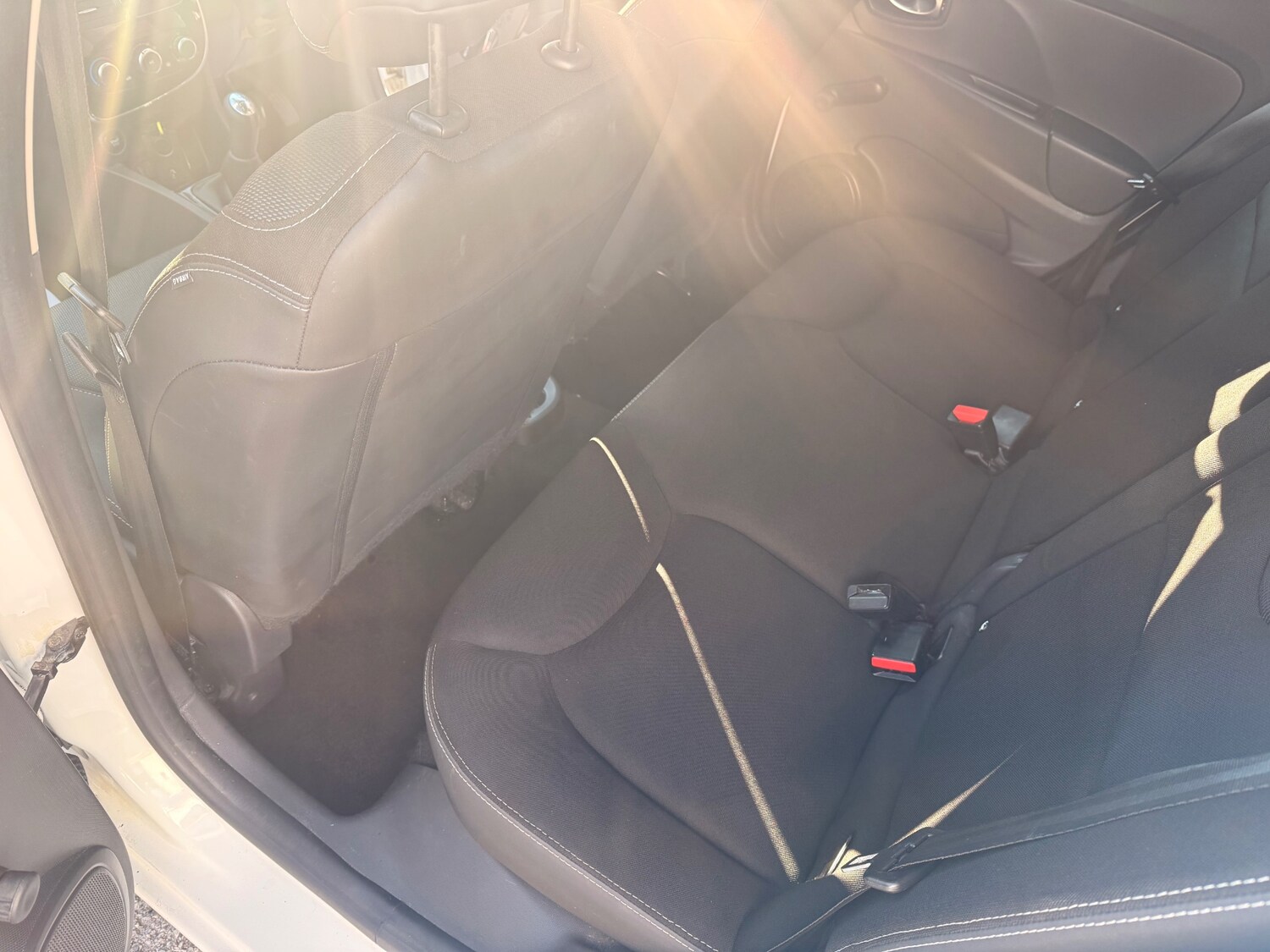 Used Renault Clio 2015 for sale - 77950705: Photo 24