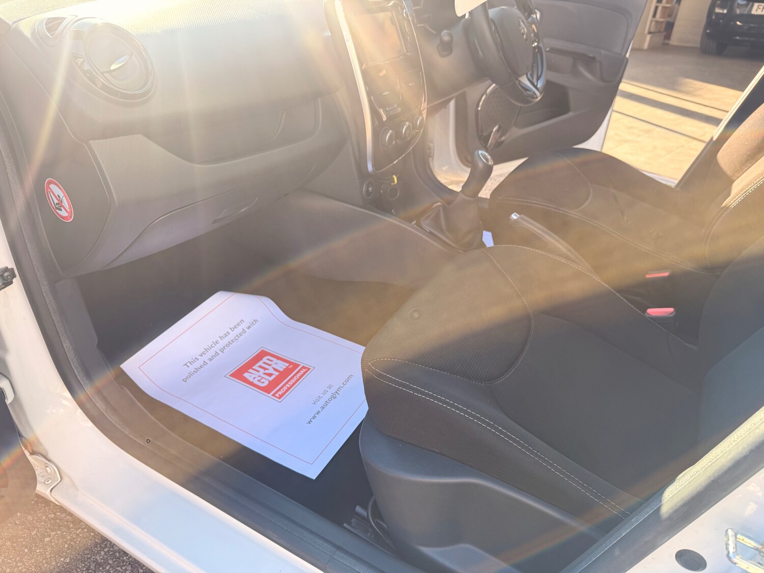 Used Renault Clio 2015 for sale - 77950705: Photo 25